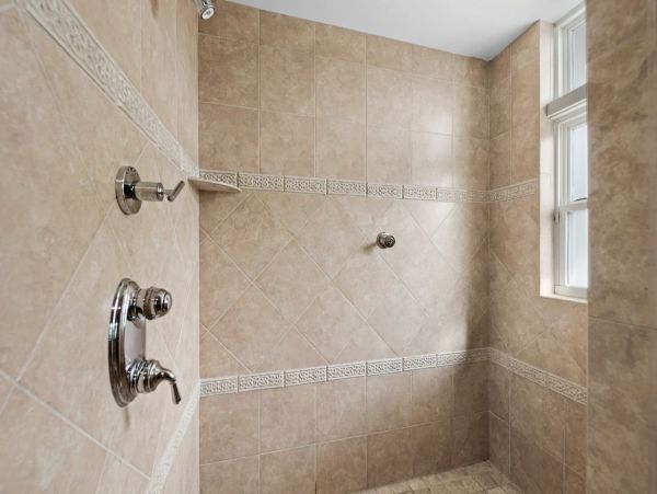 Anna Maria 4 Bedroom Luxury Beachfront Rental Pool & Jacuzzi