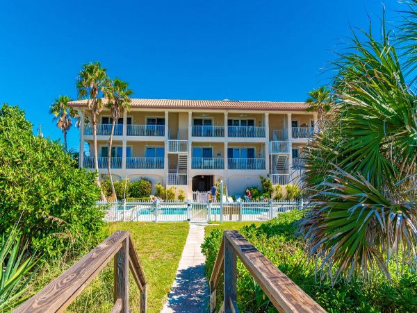 Anna Maria 4 Bedroom Luxury Beachfront Rental Pool & Jacuzzi