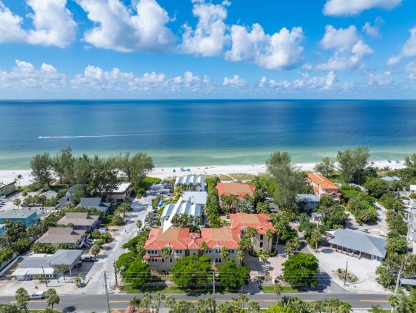 Beachfront Condo - Luxury 3-Bedroom Holmes Beach Vacation Rental