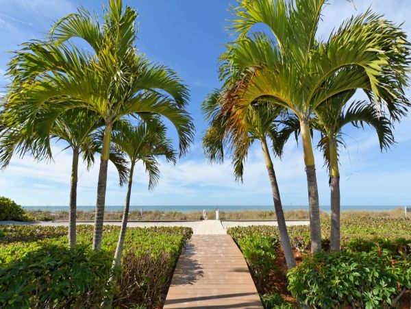 Beachfront Condo - Luxury 3-Bedroom Holmes Beach Vacation Rental