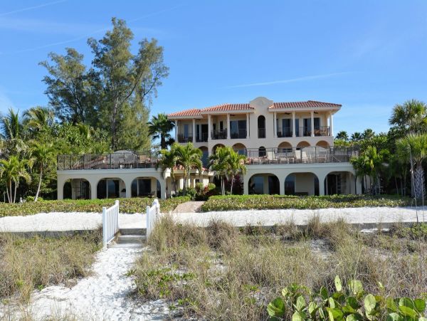 Beachfront Condo - Luxury 3-Bedroom Holmes Beach Vacation Rental