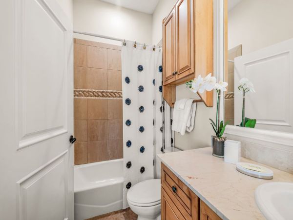Beachfront Condo - Luxury 3-Bedroom Holmes Beach Vacation Rental