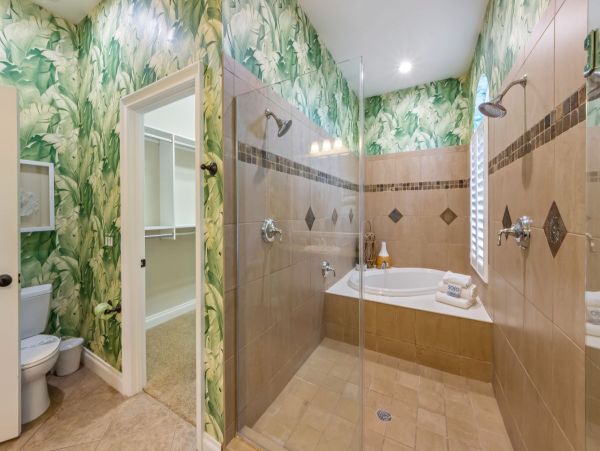 Beachfront Condo - Luxury 3-Bedroom Holmes Beach Vacation Rental