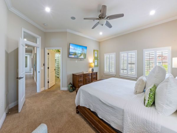 Beachfront Condo - Luxury 3-Bedroom Holmes Beach Vacation Rental