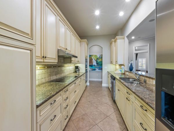 Beachfront Condo - Luxury 3-Bedroom Holmes Beach Vacation Rental