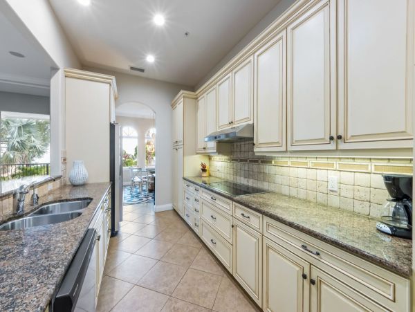 Beachfront Condo - Luxury 3-Bedroom Holmes Beach Vacation Rental