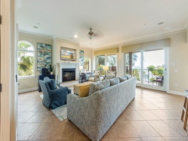 Beachfront Condo - Luxury 3-Bedroom Holmes Beach Vacation Rental