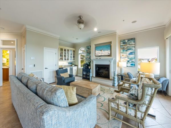 Beachfront Condo - Luxury 3-Bedroom Holmes Beach Vacation Rental