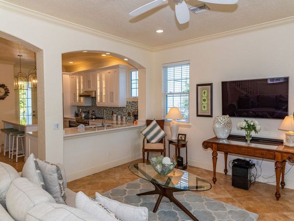 Great Anna Maria Vacation Beach Home with Pool - Sleeps 10