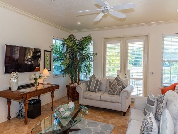 Great Anna Maria Vacation Beach Home with Pool - Sleeps 10