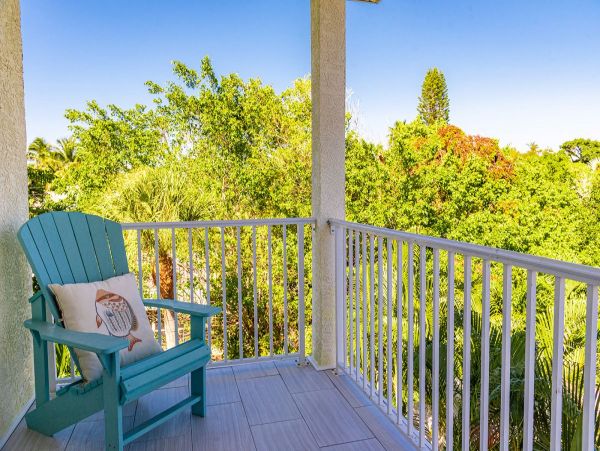 Great Anna Maria Vacation Beach Home with Pool - Sleeps 10