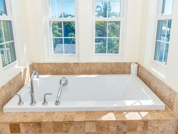 Great Anna Maria Vacation Beach Home with Pool - Sleeps 10