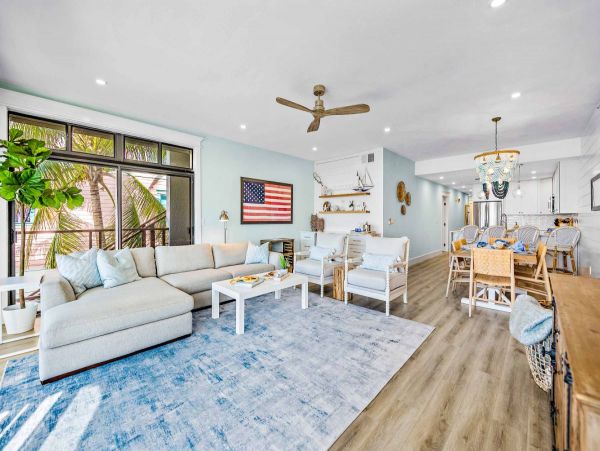 Walk Onto The Beach From This Anna Maria Island Condo
