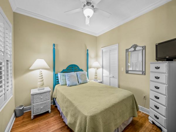 Anna Maria Beachfront Luxury Three Bedroom Condo Sleeps 8