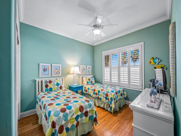Anna Maria Beachfront Luxury Three Bedroom Condo Sleeps 8