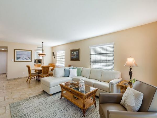 Siesta Key Two Bedroom Vacation Beach Condo Sleeps 6