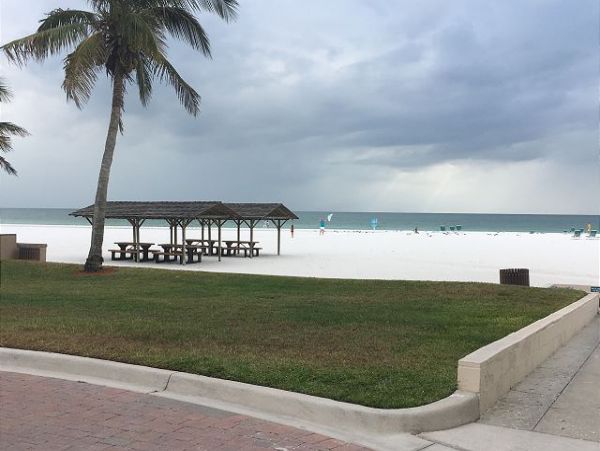 Siesta Key Two Bedroom Vacation Beach Condo Sleeps 6