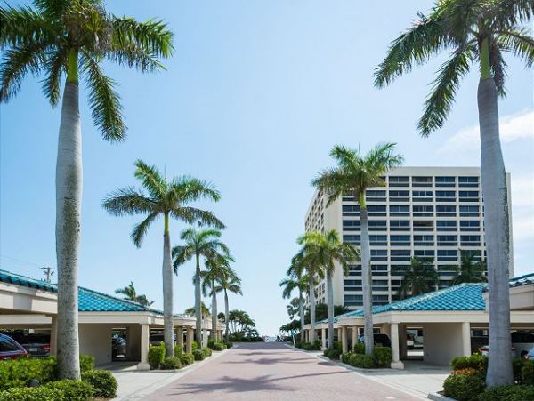 Siesta Key Two Bedroom Vacation Beach Condo Sleeps 6