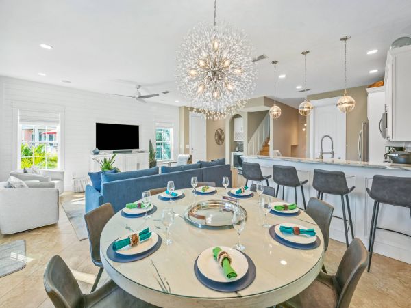 Holmes Beach Canal Front Home With Pool Sleeps 10 Guests