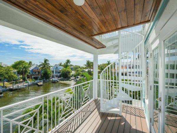Holmes Beach Canal Front Home With Pool Sleeps 10 Guests