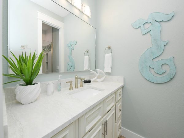 Holmes Beach Canal Front Home With Pool Sleeps 10 Guests