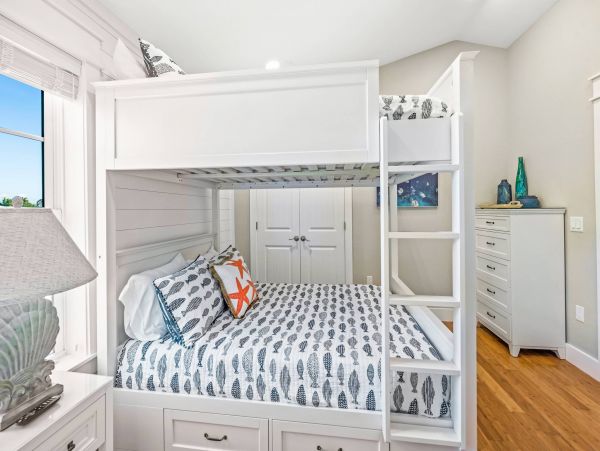 Holmes Beach Canal Front Home With Pool Sleeps 10 Guests
