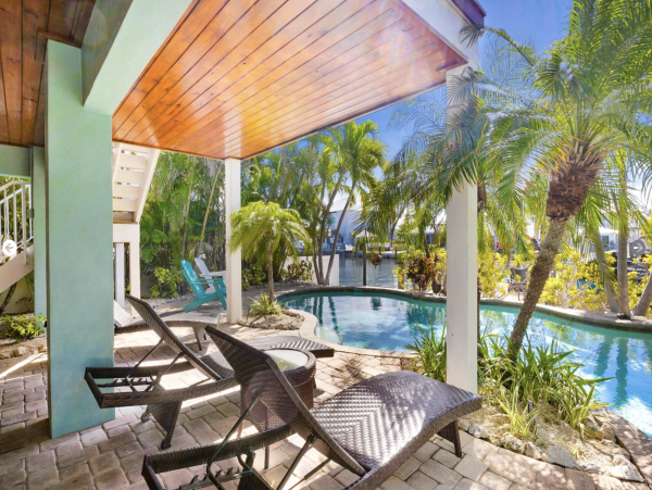 Anna Maria Island  Water Front Home With Pool Sleeps 10 Guests