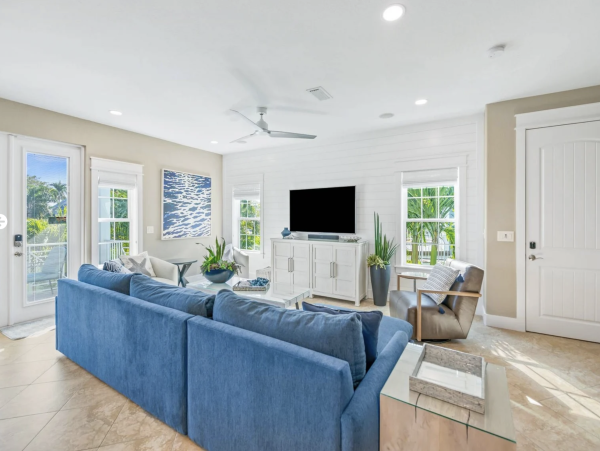 Anna Maria Island  Water Front Home With Pool Sleeps 10 Guests