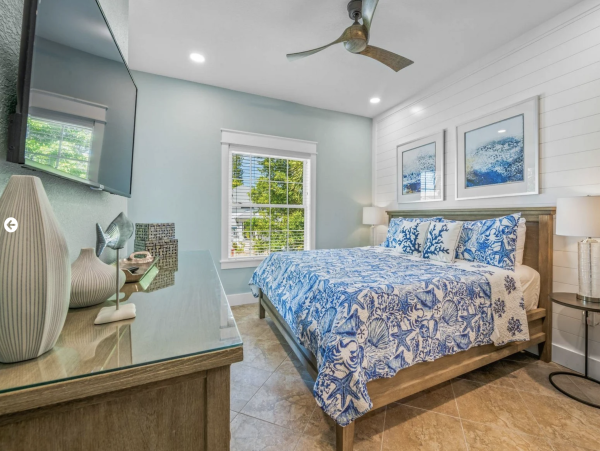 Anna Maria Island  Water Front Home With Pool Sleeps 10 Guests
