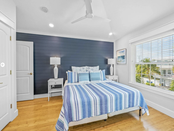 Anna Maria Island  Water Front Home With Pool Sleeps 10 Guests