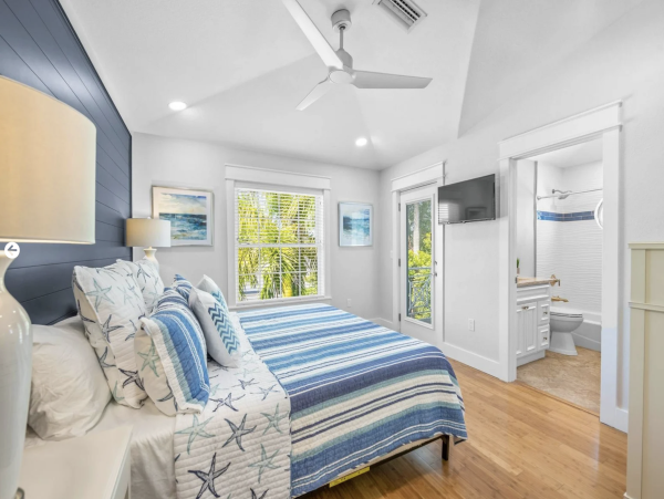 Anna Maria Island  Water Front Home With Pool Sleeps 10 Guests