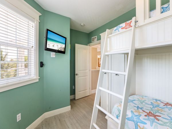 Anna Maria Eight Bedroom Luxury Vacation Home With Pool