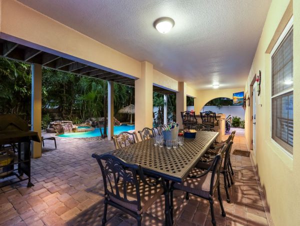 Anna Maria Eight Bedroom Luxury Vacation Home With Pool