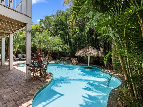 Anna Maria Eight Bedroom Luxury Vacation Home With Pool