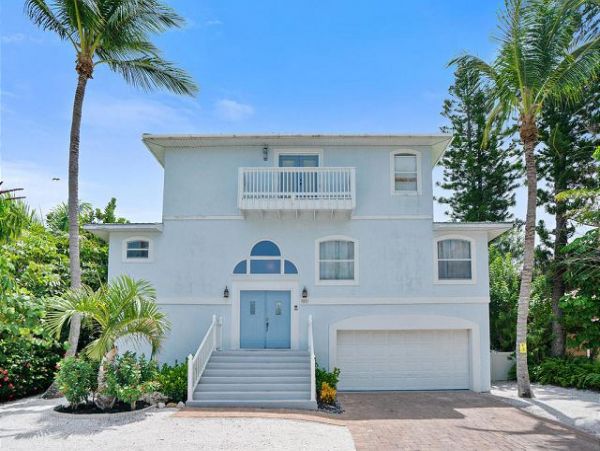 Anna Maria Island Rental Home with 4 Bedrooms 3.5 Bathrooms