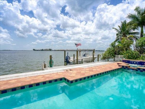 Anna Maria Island Rental Home with 4 Bedrooms 3.5 Bathrooms