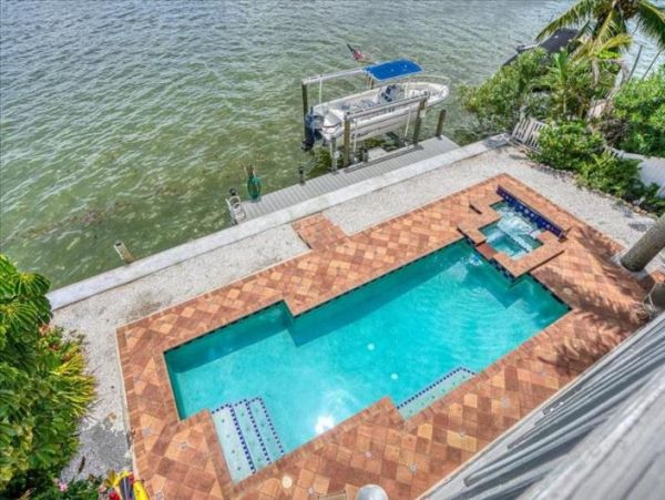 Anna Maria Island Rental Home with 4 Bedrooms 3.5 Bathrooms