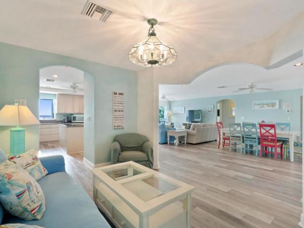 Anna Maria Island Rental Home with 4 Bedrooms 3.5 Bathrooms
