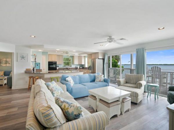 Anna Maria Island Rental Home with 4 Bedrooms 3.5 Bathrooms