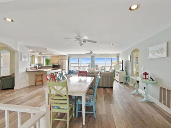 Anna Maria Island Rental Home with 4 Bedrooms 3.5 Bathrooms