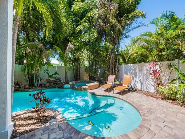 Stunning Holmes Beach 5 Bedroom Home Close to Beach