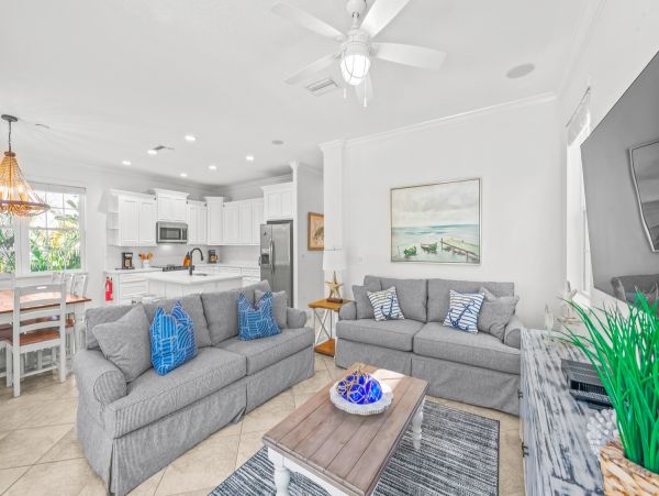 Stunning Holmes Beach 5 Bedroom Home Close to Beach