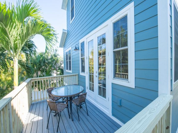 Stunning Holmes Beach 5 Bedroom Home Close to Beach