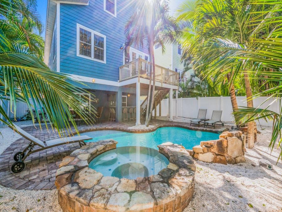 Stunning Holmes Beach 5 Bedroom Home Close to Beach