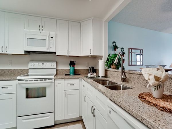 Anna Maria Island Two Bedroom Rental on the Beach Sleeps 6
