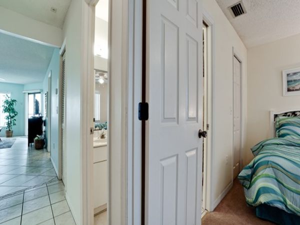 Anna Maria Island Two Bedroom Rental on the Beach Sleeps 6