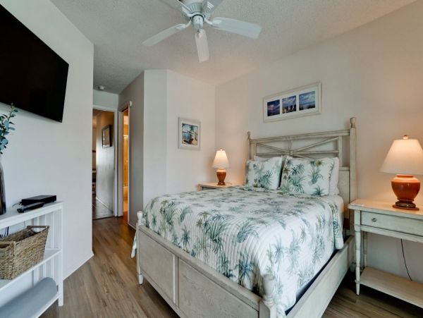 Bradenton Beach two Bedroom Vacation Condo.