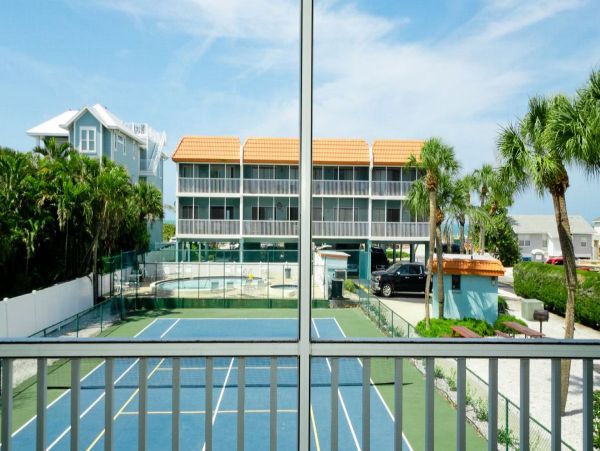 Bradenton Beach two Bedroom Vacation Condo.