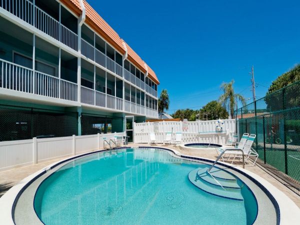 Bradenton Beach two Bedroom Vacation Condo.