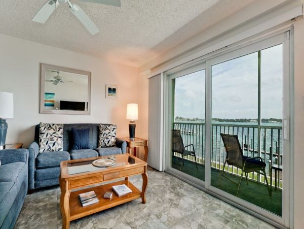 Bradenton Beach two Bedroom Vacation Condo.